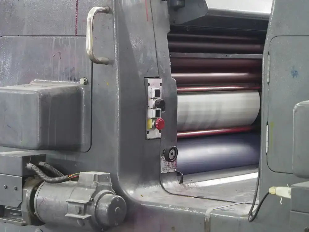Flatbed cylinder proof press with fresh print